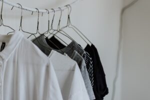 Modne stylizacje na romantyczną randkę