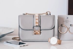 Styl vintage w modzie dziecięcej – jak modnie ubrać swoje pociechy?