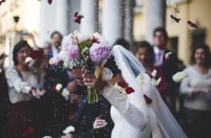 Modne sukienki na wesele – najnowsze trendy